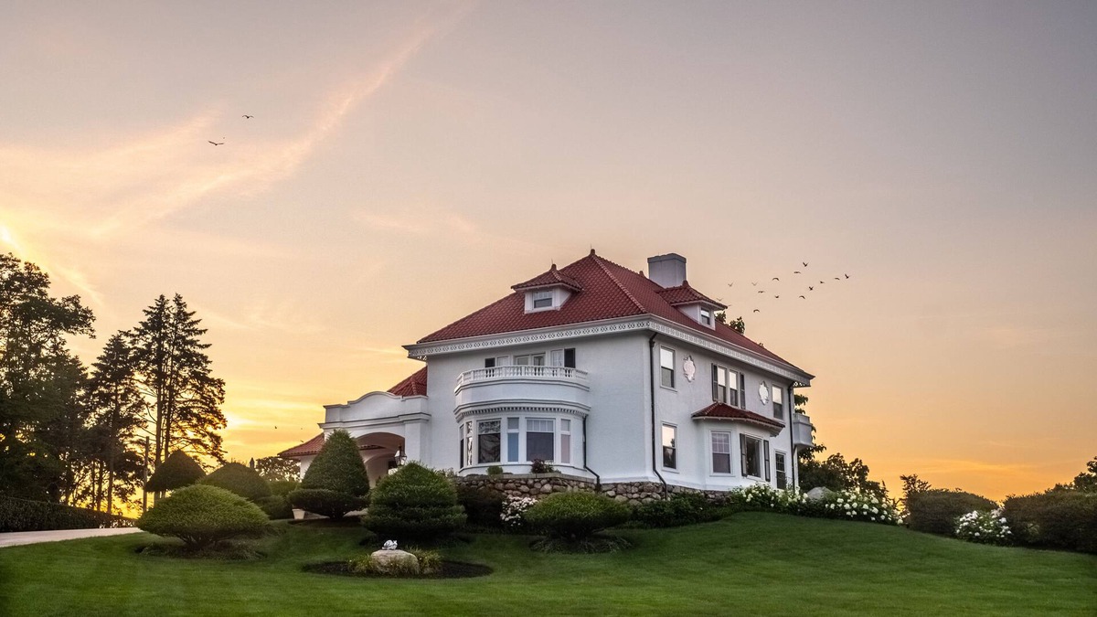 Watch Hill Villa | Historical Seaside Villa Steps Away From Famous East Beach