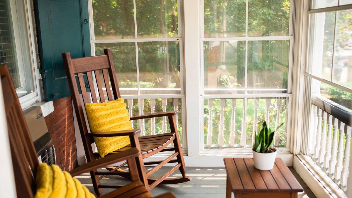 Parkesburg Villa | Historical, victorian house minutes from the train station.