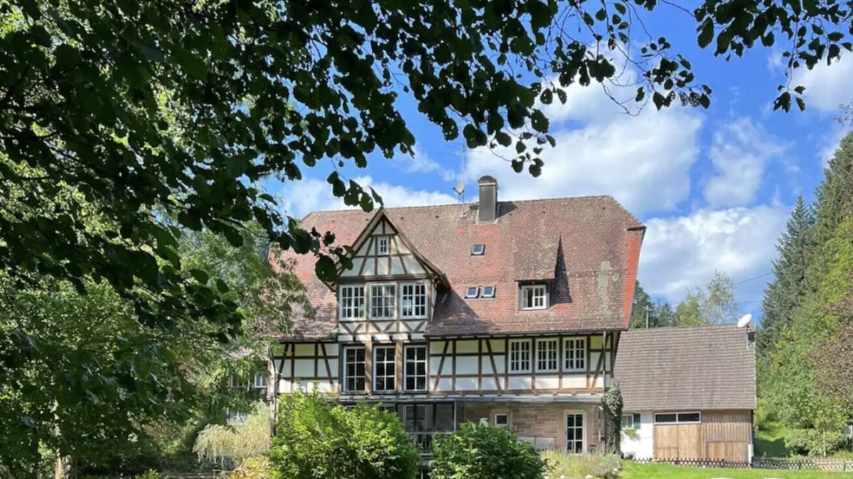 Lossburg House | Historische Schlossmühle im Schwarzwald in Beliebter Ferienregion