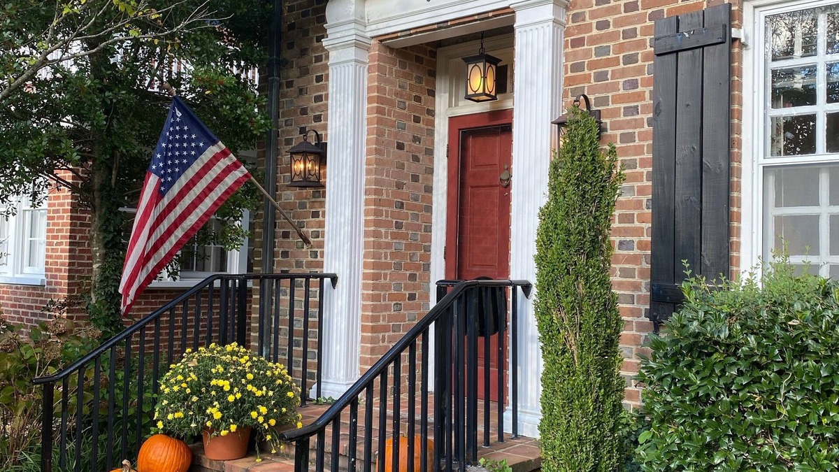 Williamsburg Bed & Breakfast | History Filled Bed & Breakfast in Downtown Williamsburg