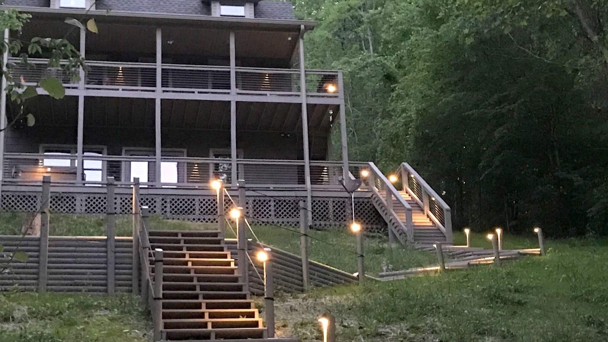 Jacksboro House | Hiwassee Haven.Amenities.Covered Dock, Hot Tub, Kayaks, Paddle Bds, Firepit
