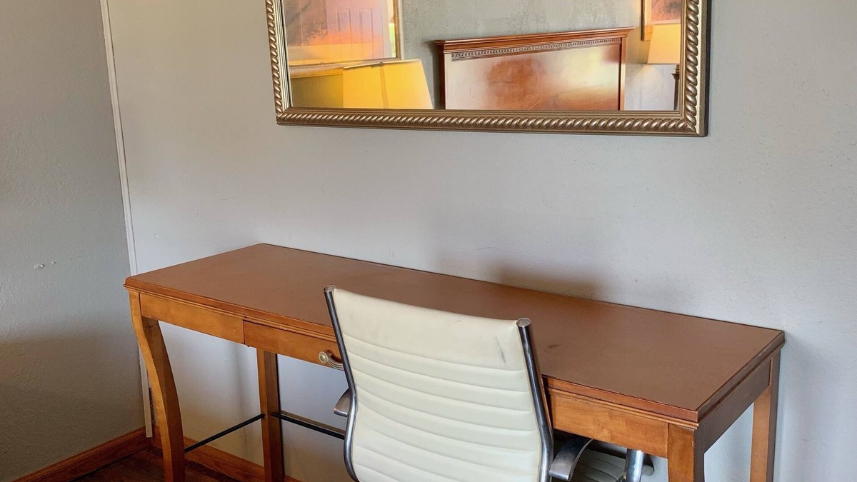 Elk City Hotel | HiWay Inn Express of Elk City