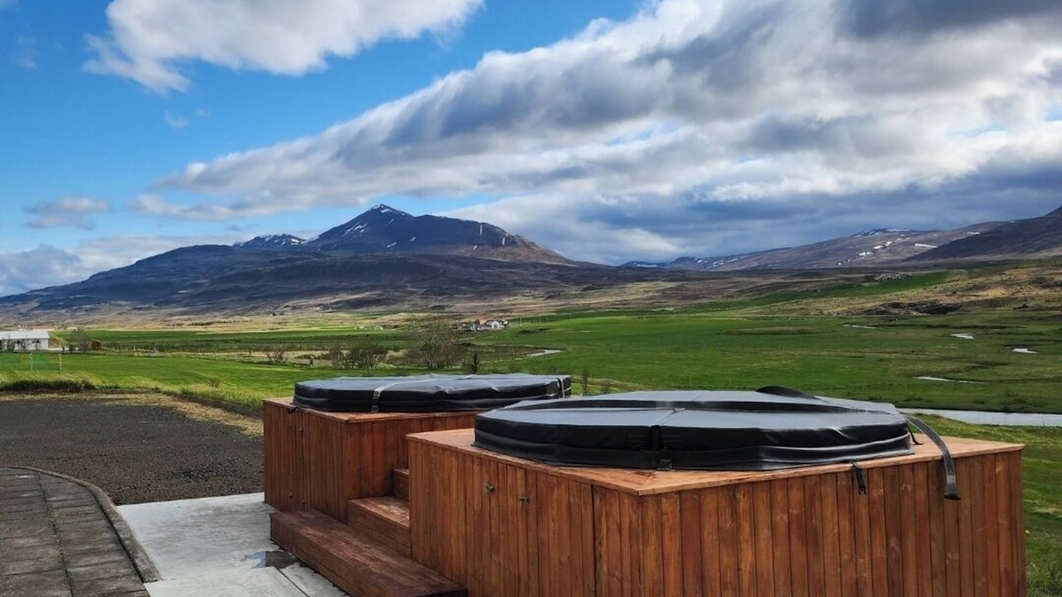 Varmahlid House | Hlín Guesthouse