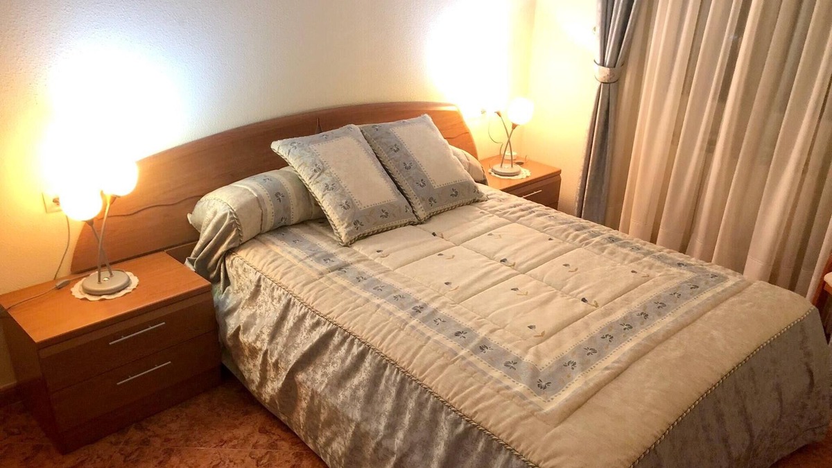 Madrigal de las Altas Torres House | Homerez - Spacious house for 8 ppl. with terrace at Madrigal de las Altas Torres