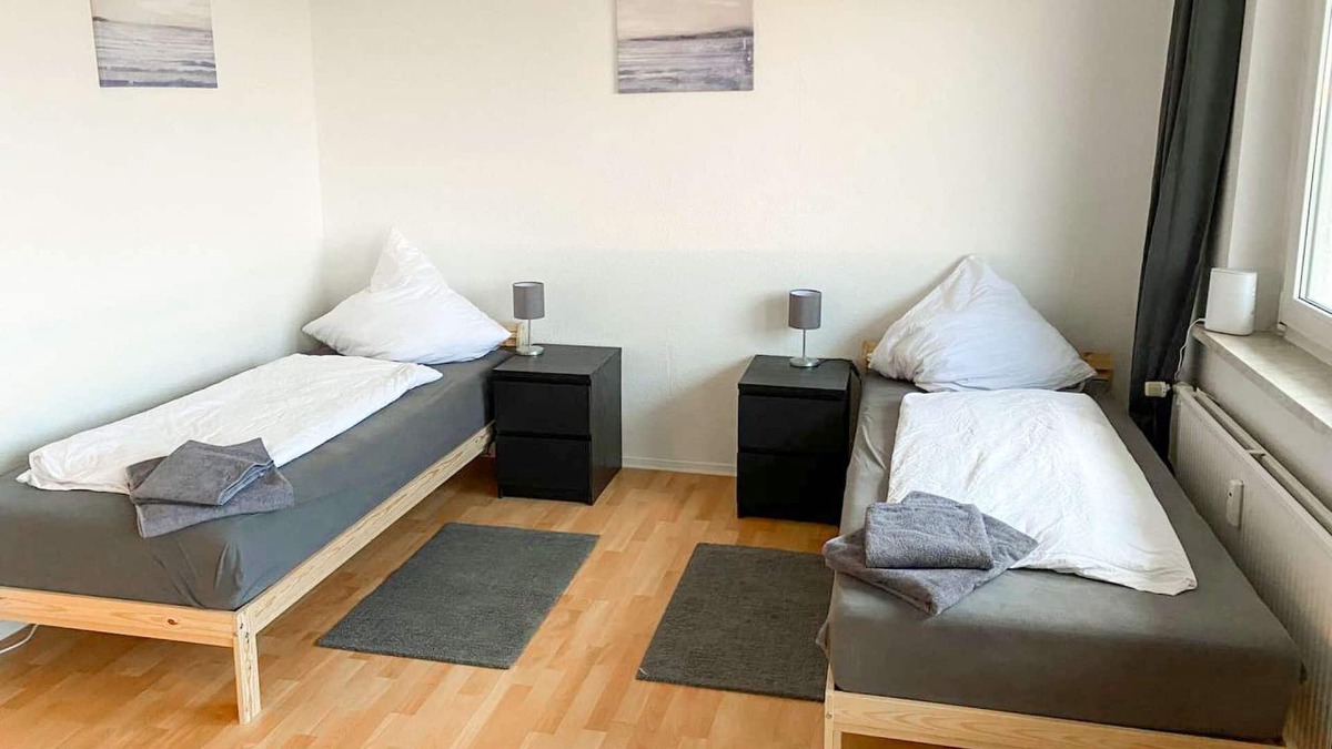Stadtbezirk West Apartment | HÖ01 large apartment with dryer and washing machine