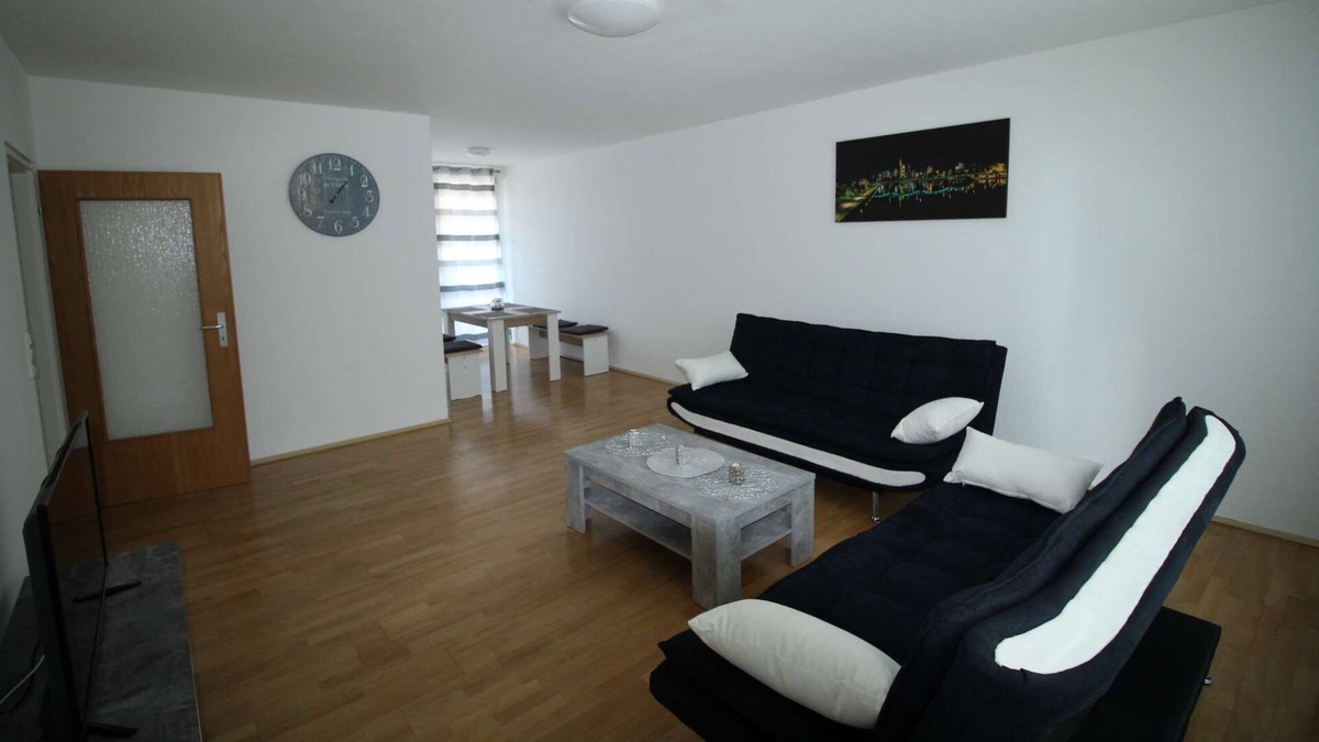 Bruchkoebel Apartment | HÖ01 large apartment with dryer and washing machine