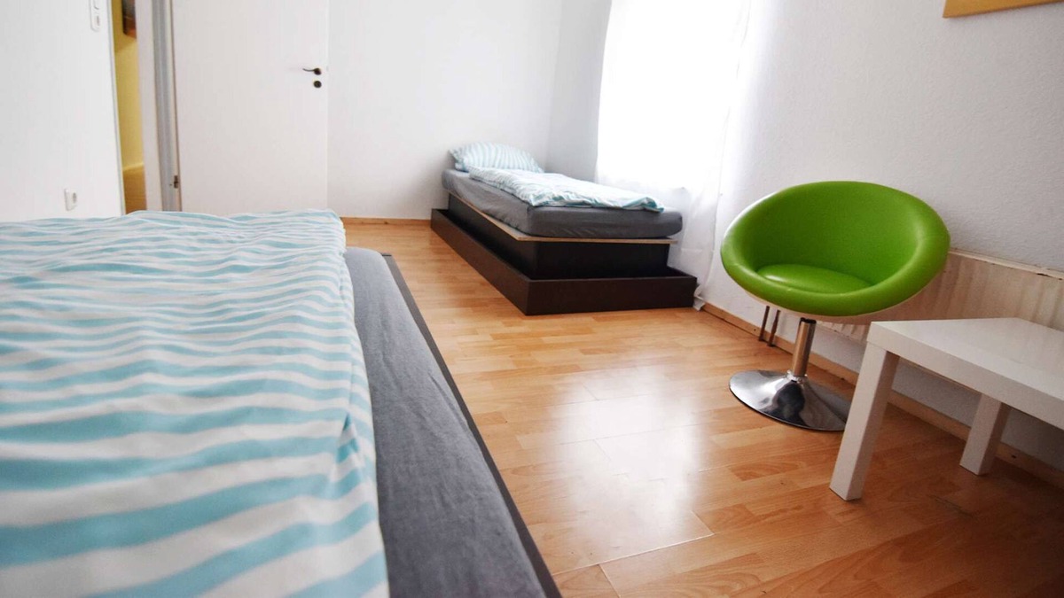 Mechernich Apartment | HÖ01 large apartment with dryer and washing machine
