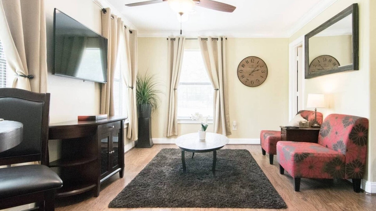 Southeast Houston Apartment | Hobby Apartment, 1 Mile to Hobby Airport