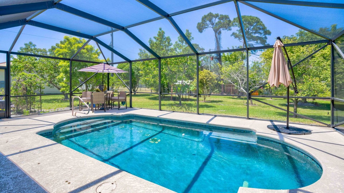 Hobe Sound House | Hobe Sound Private Oasis with pool on beautiful landscaped 1/2 acre
