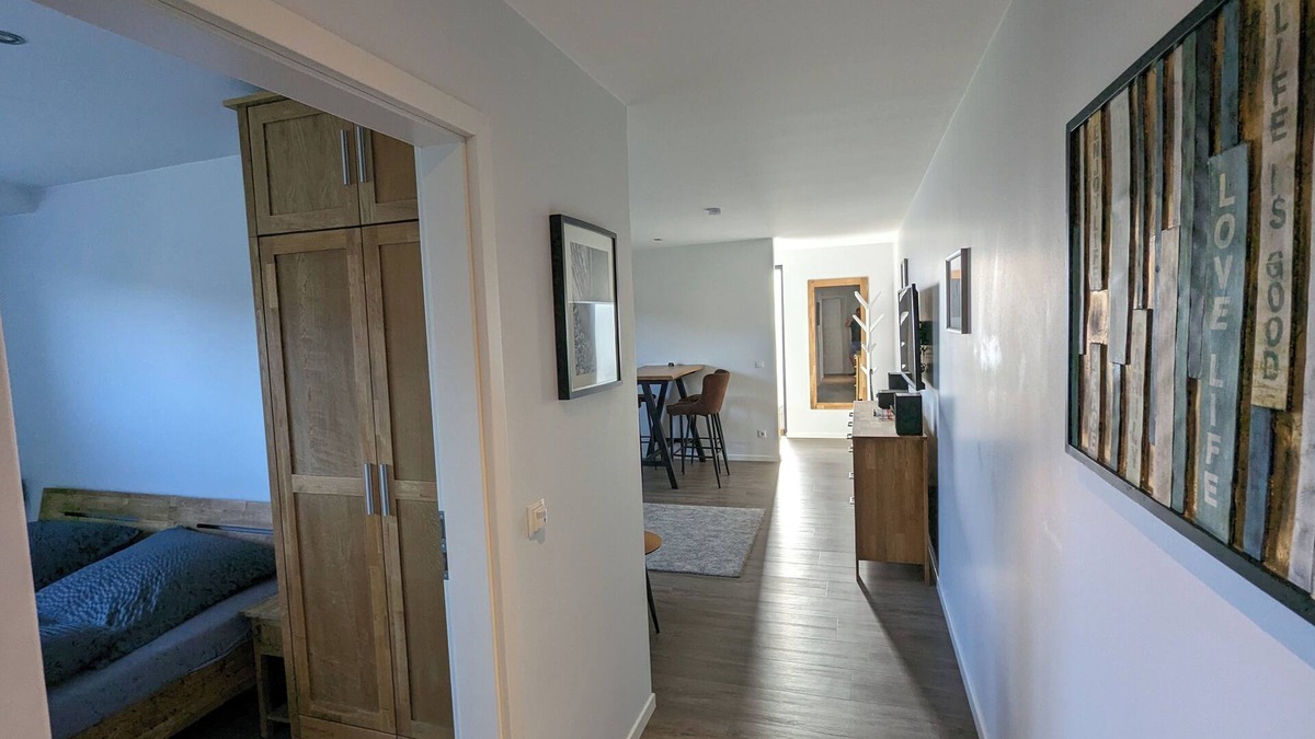 Obermendig Apartment | Hochstein vacation apartment 7 minutes' walk from the Vier-Berge-Tour dream trail
