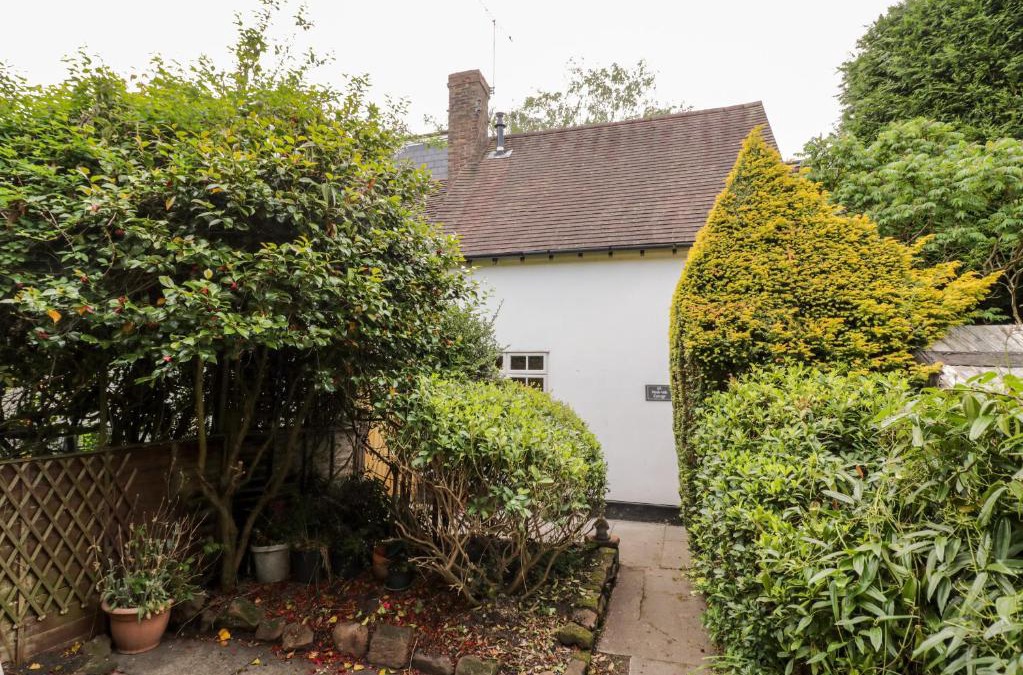 Kenilworth House | Hock-tide Cottage