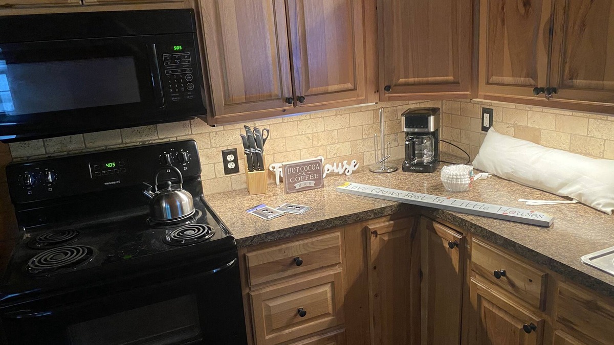 Logan Cabin | Hocking Hideaway- the perfect tiny home in Hocking Hills!