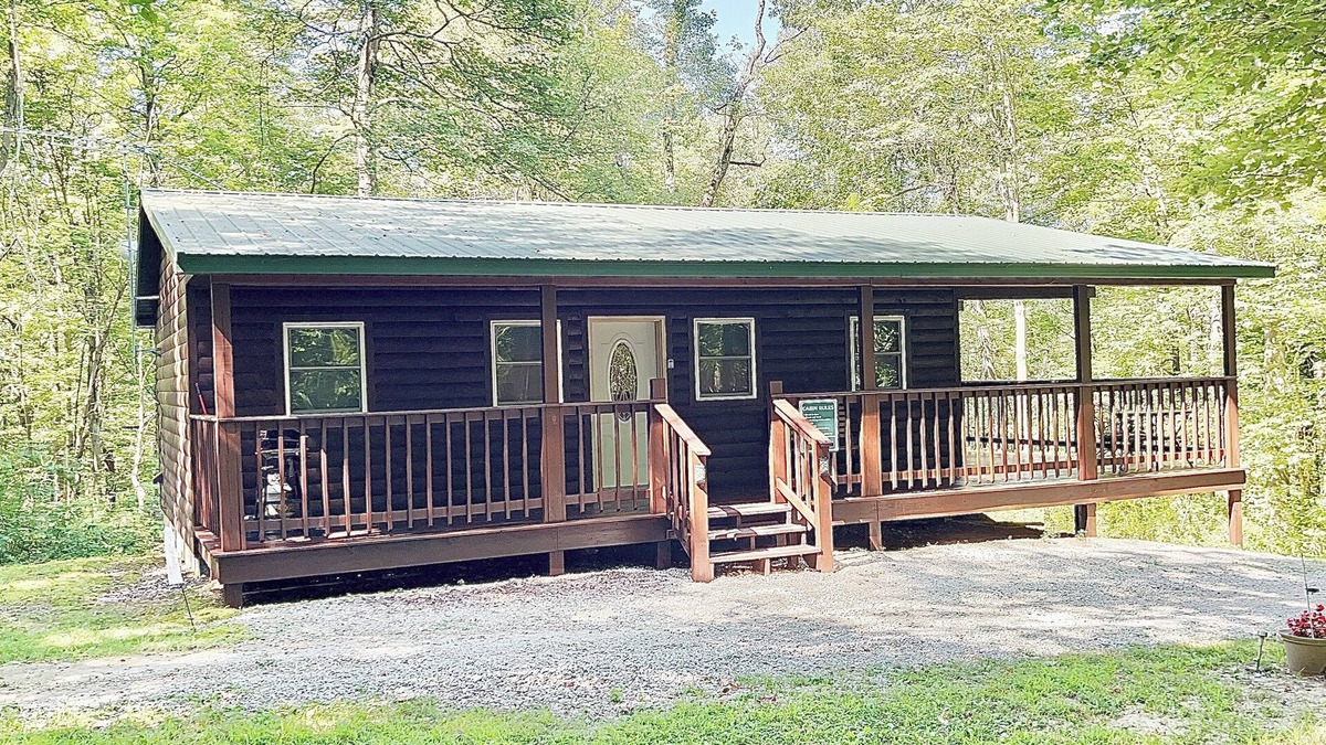 Rockbridge Cabin | Hocking hills backwoods retreat -Squirrel Haven