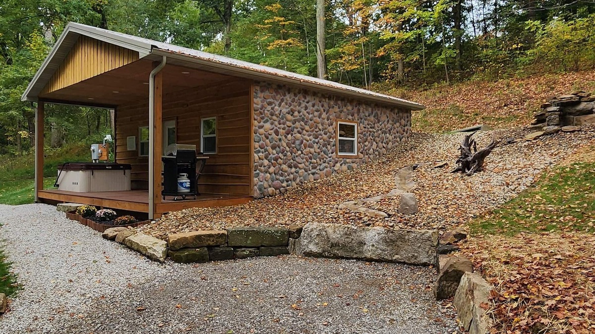 Rockbridge Cabin | Hocking Hills (Buck Crossing Retreat)