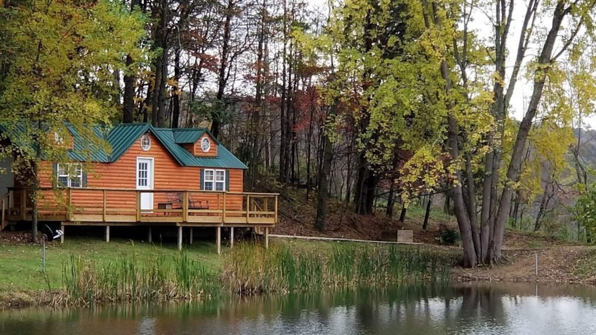 Sugar Grove House | Hocking Hills-Dog friendly cabin with private pond . adults 18 and older