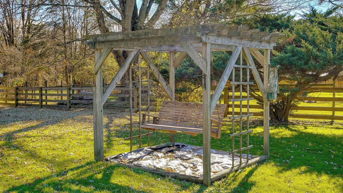 Rockbridge Cottage | Hocking Hills Hideaway w/Hot Tub & Fire Pit!