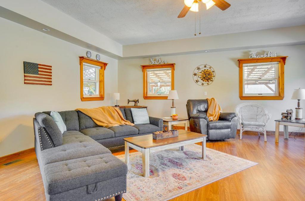 Rockbridge House | Hocking Hills Hideaway with Hot Tub and Fire Pit!