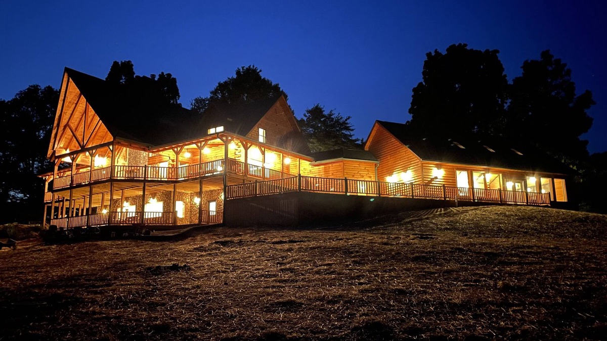 Logan Cabin | Hocking Hills Laikyns Lodge with Indoor pool- Great View!