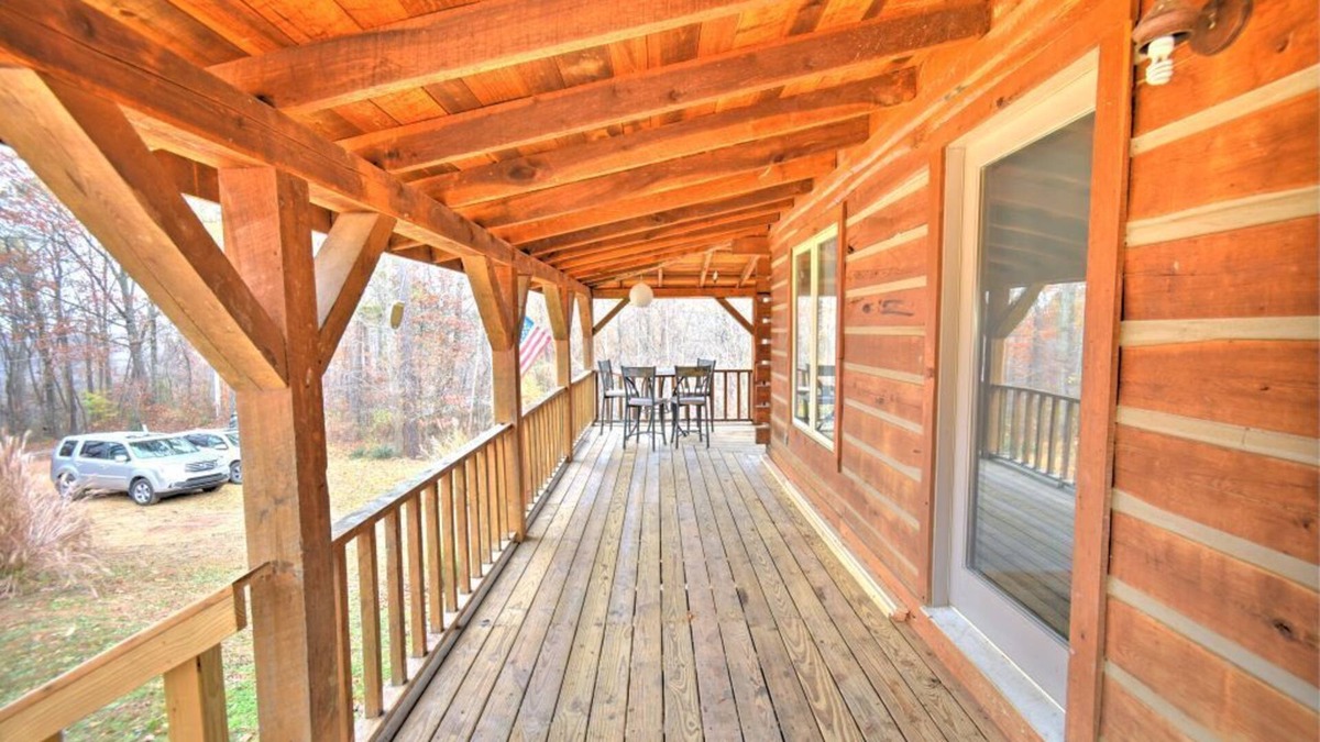 Laurelville Cabin | Hocking Hills, Tar Hollow, Cell Service, Starlink Highspeed Int.& WiFi,& Hot Tub