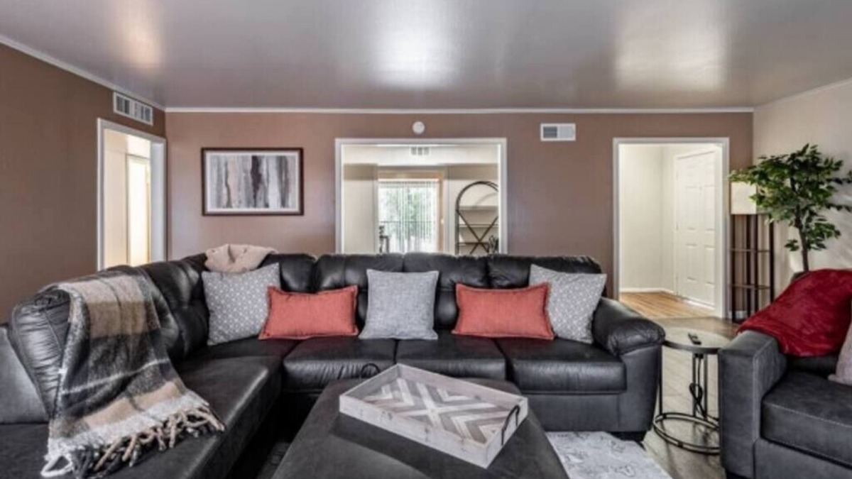 Lubbock Apartment | Hoff Gardens 12 - 2BR 2BA - Downtown Lubbock