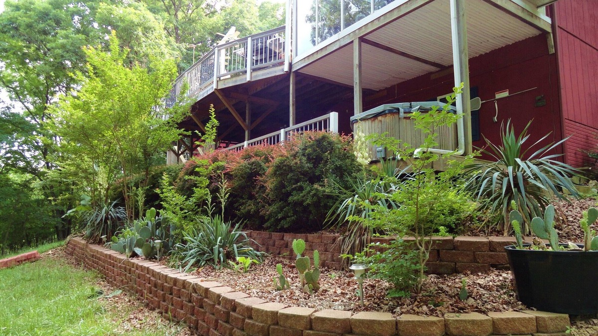 Lost Bridge Village House | Hog Heaven-Lower Level of Private Home- Lakefront