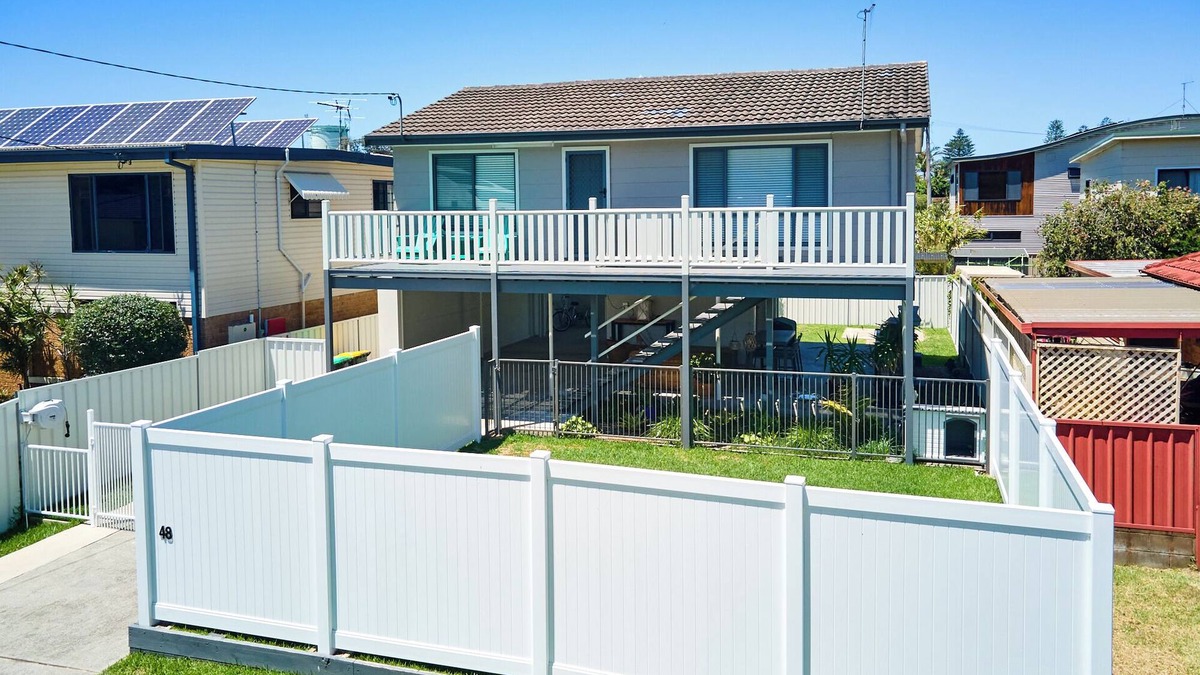 Harrington House | Hogan Street Retreat relax and enjoy the outside entertainers delight