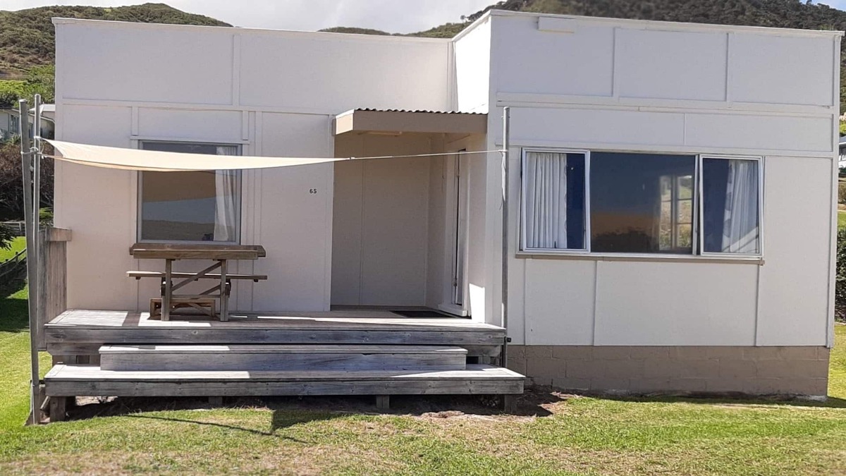 Opononi House | Hokianga Classic Bach with Harbour Views