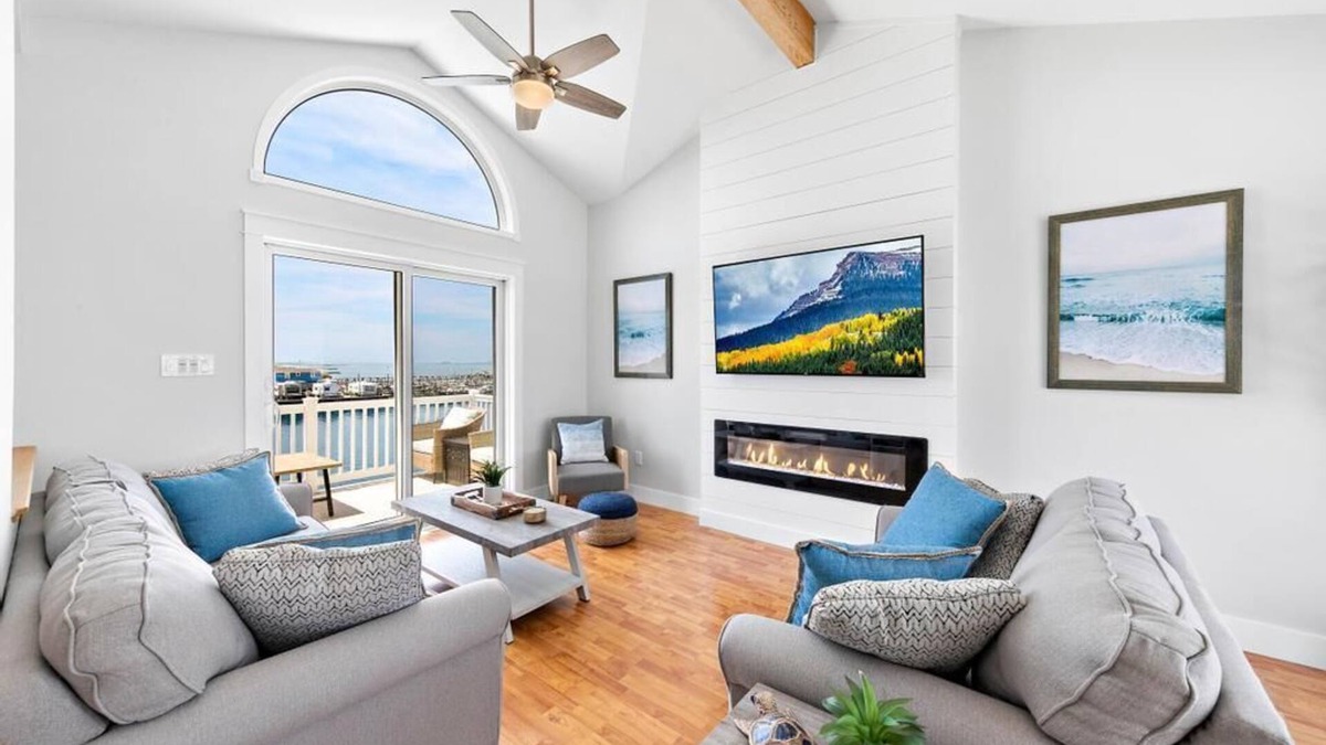 Holgate House | Holgate LBI Direct Bayfront 3 Bedroom Townhome with Pool