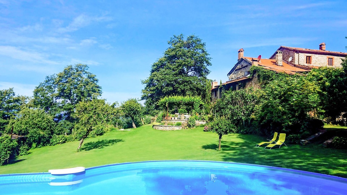 Chiusi della Verna House | holiday home - 4 bedrooms, 3 bathrooms, kitchen in the middle of Tuscan mountain