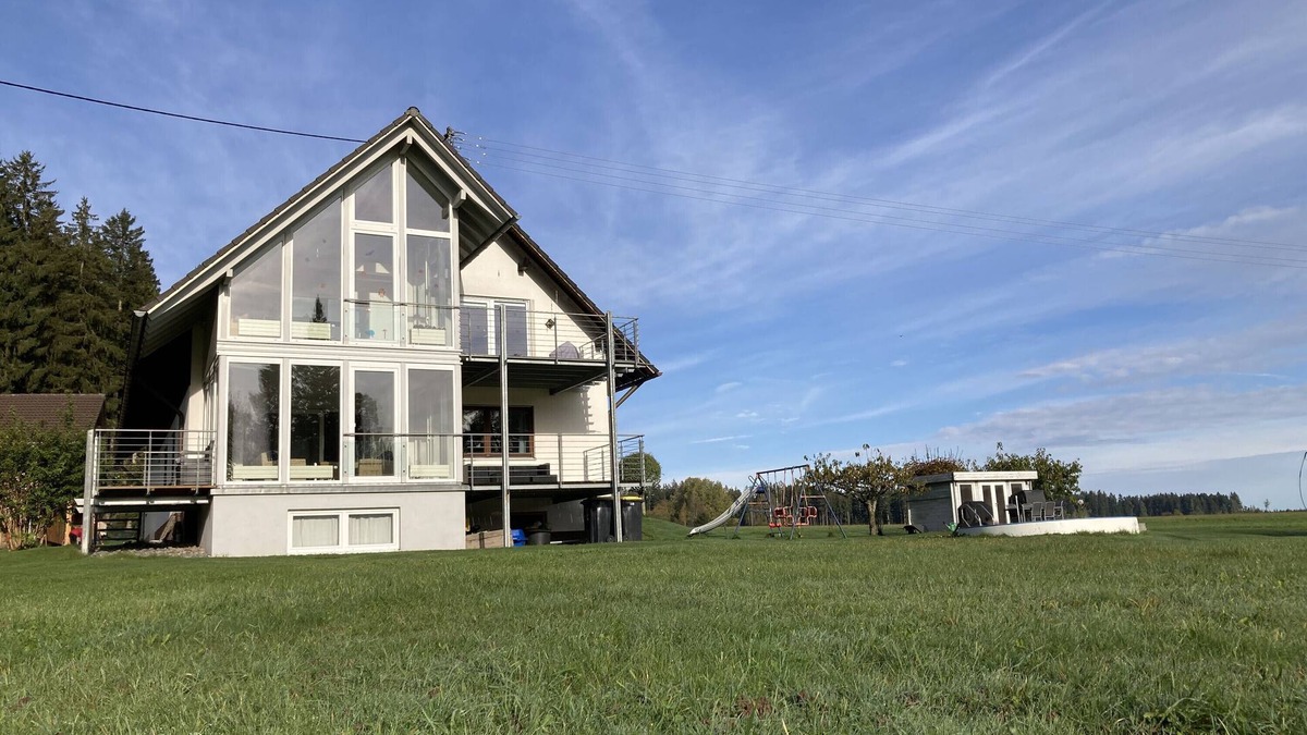 Koenigsfeld im Schwarzwald Apartment | Holiday apartment 'Naturzeit' with winter garden, balcony and large communal garden