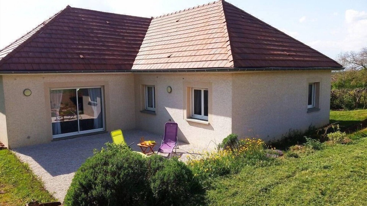 La Chapelle-sous-Brancion House | Holiday house La Chapelle sous Brancion for 1 - 4 persons with 2 bedrooms - Holiday home