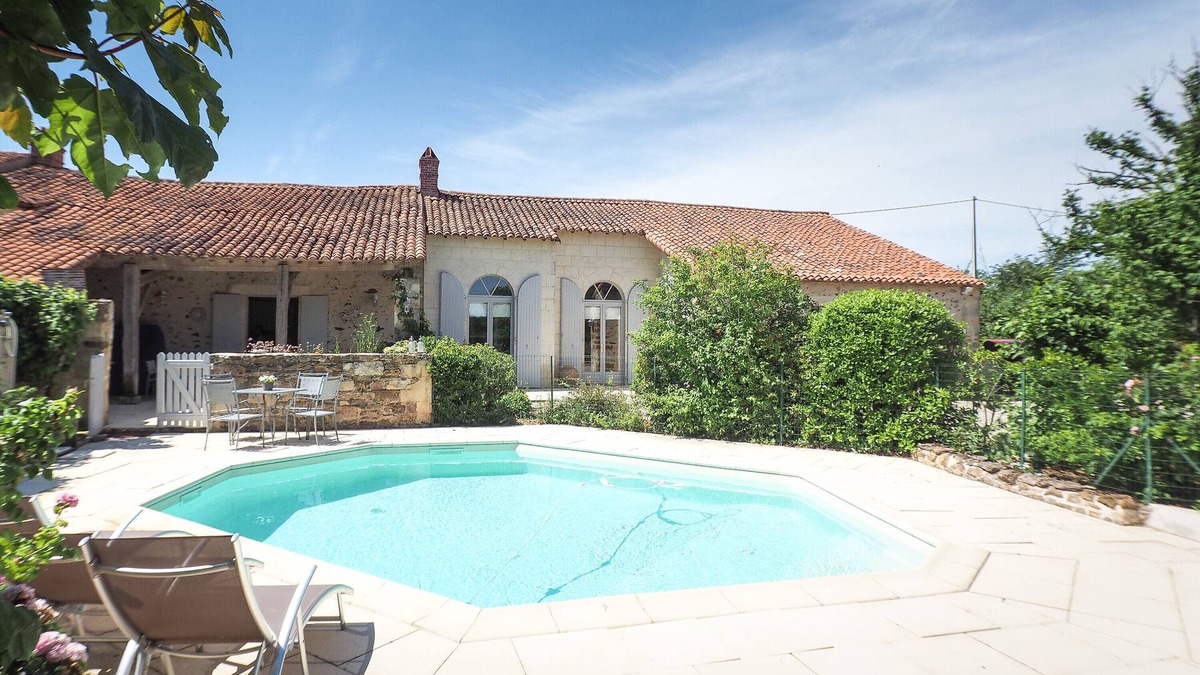 Saint-Laurent-de-la-Salle House | Holiday Home 'Logis La Tour - Gîte Orangerie' with Private Pool, Private Terrace and Wi-Fi