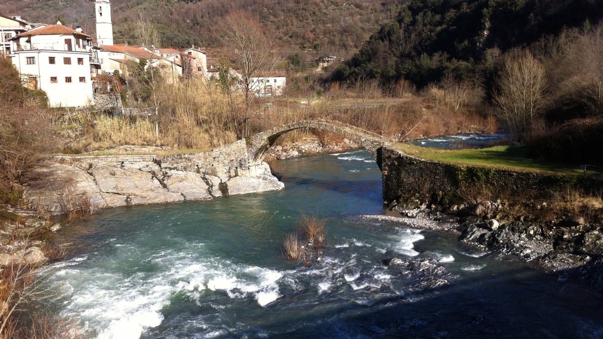 Montegrosso Pian Latte House | holiday home Italian Riviera free WiFi hiking cycling nature beach forest