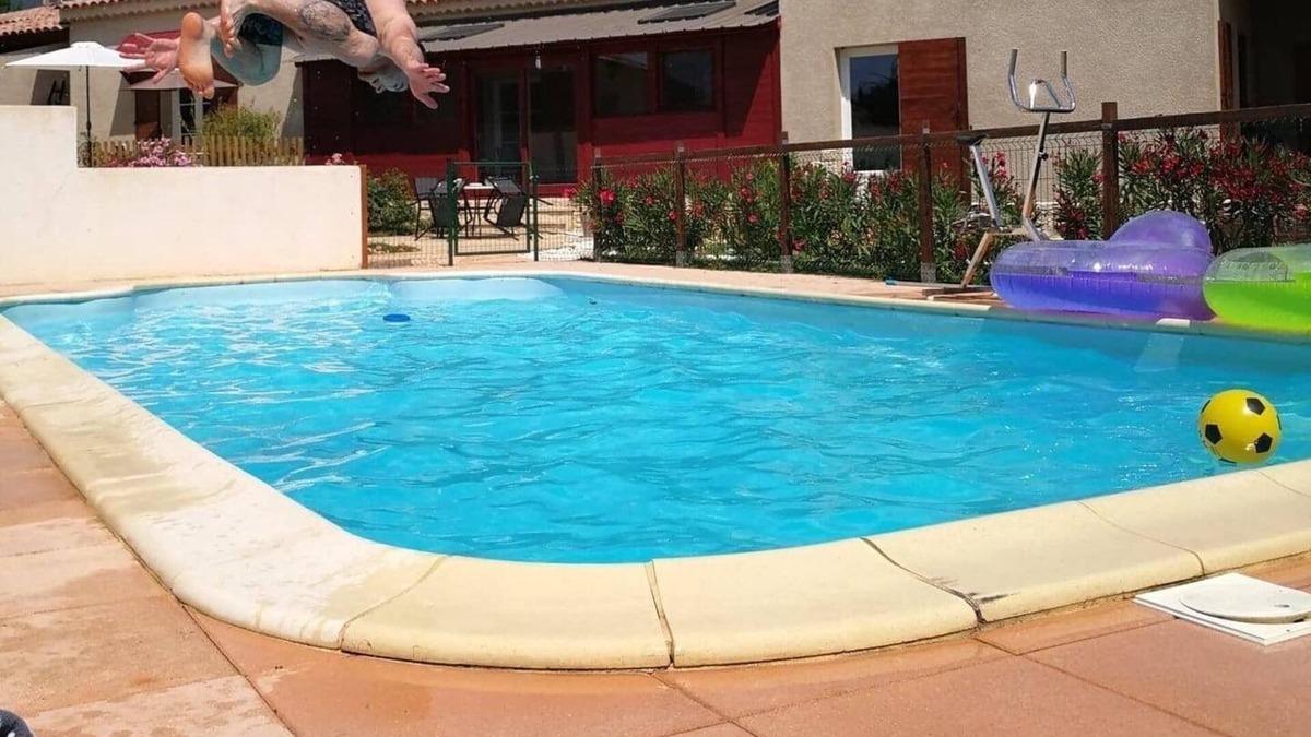 Chateauneuf-Val-Saint-Donat House | Holiday house of 90m2, 6 people 10 minutes from Sisteron, shared swimming pool