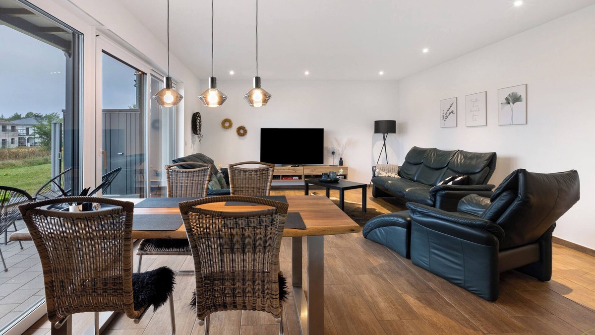 Muldestausee Apartment | Holiday Apartment "Spanier" with Lake View, Private Terrace & Wi-Fi