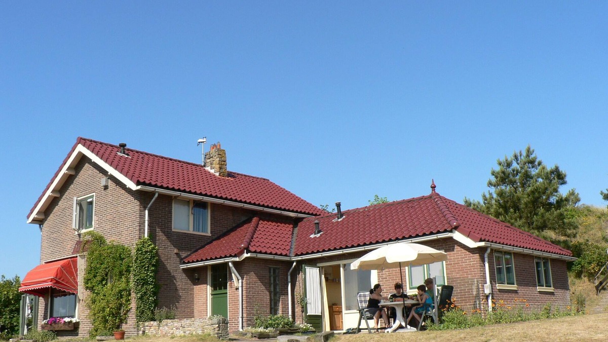 Petten Apartment | Holiday accommodation at the foot of the dunes of Petten beach.