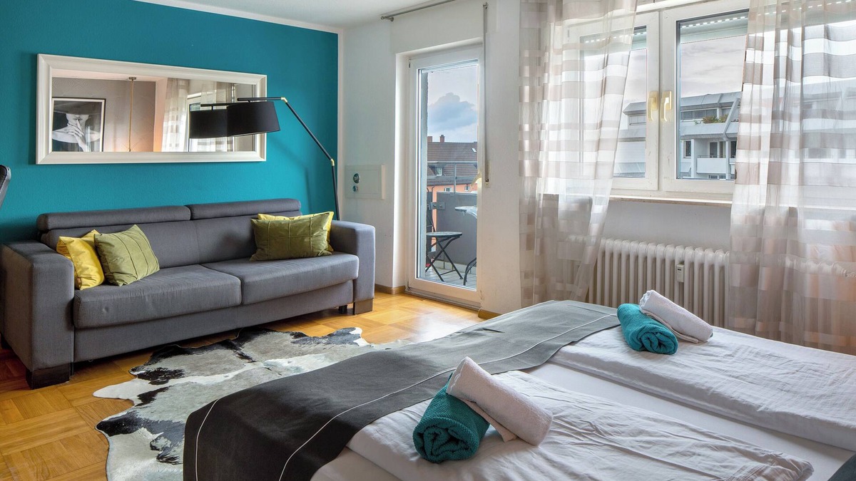 Bruhl-Guterbahnhof Apartment | Holiday Apartment 'Freiburg Zähringen' with Balcony and Wi-Fi