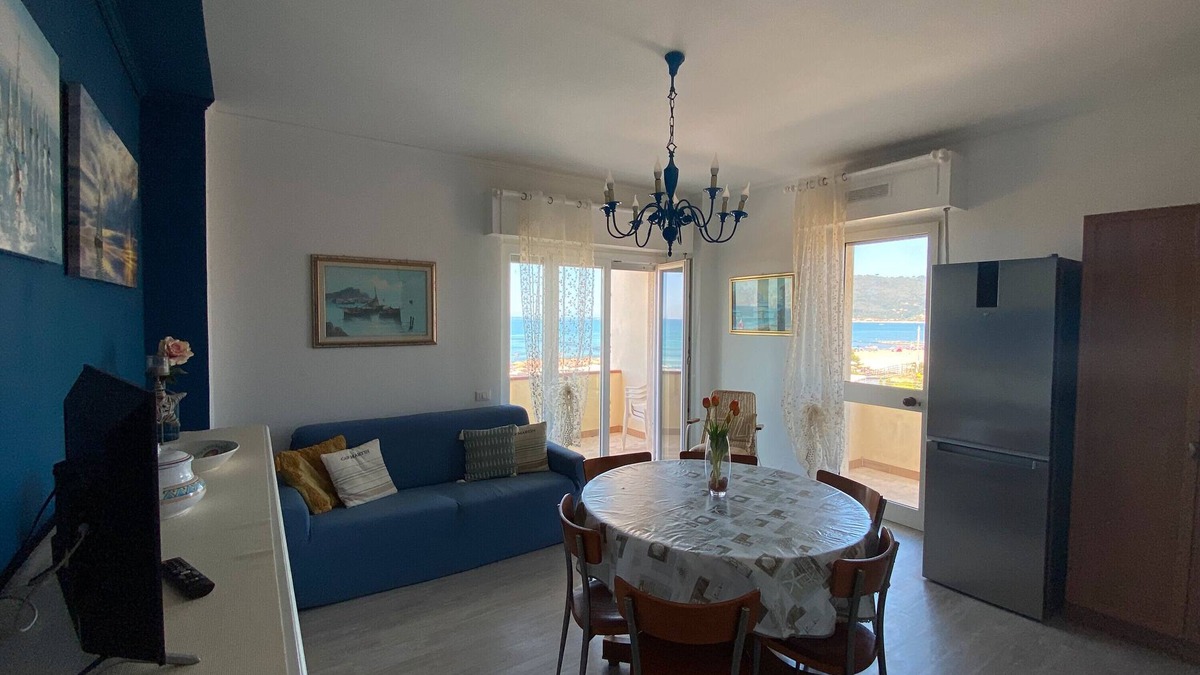 Marinella di Sarzana Apartment | Holiday Apartment "Casa Bea Marinella" with Sea View and Balcony