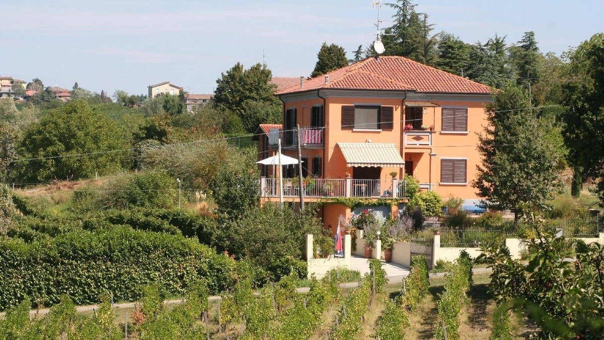 Francia-Casella Apartment | Holiday apartment Montecalvo Versiggia for 1 - 4 persons - Holiday apartment in one or multi-family