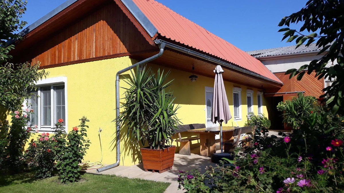 Sankt Andra am Zicksee Apartment | Holiday apartment St. Andrä am Zicksee for 1 - 8 persons with 3 bedrooms - Holiday apartment in one