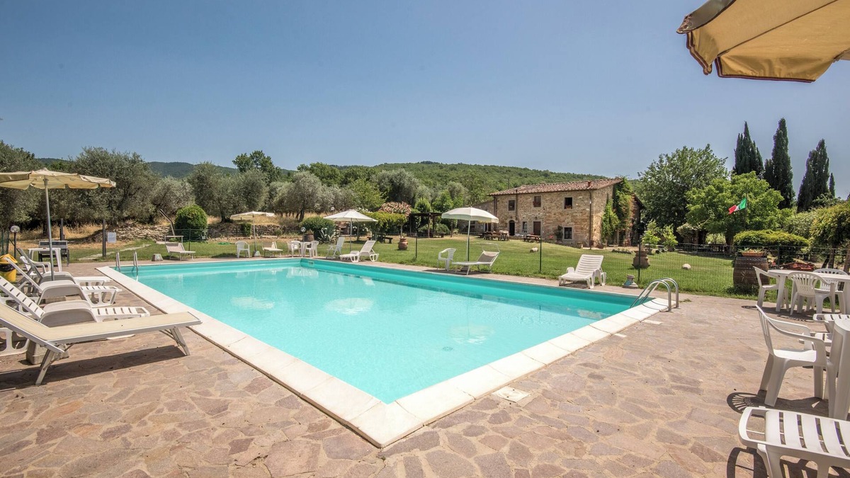 Castiglion Fibocchi Other | Holiday Apartment 'Trilocale Elisa' with Pool, Garden & Wi-Fi