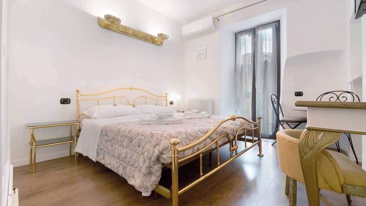 Mandello del Lario Apartment | Holiday Apartment "Lario Le Coccinelle Home" with a View of Lake Como, Balcony & Wi-Fi