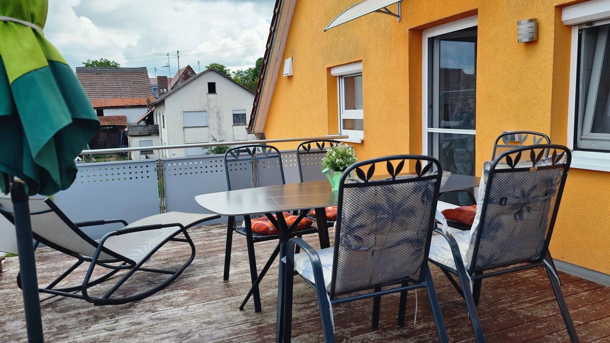 Lauda Apartment | Holiday Apartment Pflüger with Private Terrace and Wi-Fi