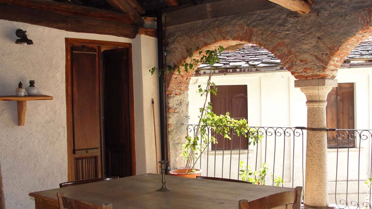 Madonna del Sasso Apartment | Holiday apartment TV satellitare in a casa del 1870