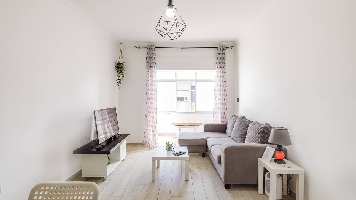 Moita Apartment | Holiday Apartment "Sleeptubal Moderne Accommodatie" with Balcony & Wi-Fi