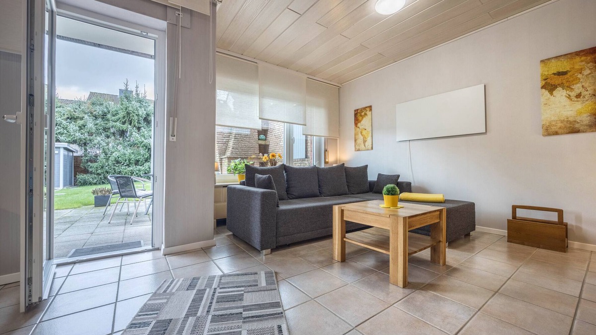 Porta Westfalica Apartment | Holiday Apartment "Sunshine" with Private Terrace, Private Garden and Wi-Fi
