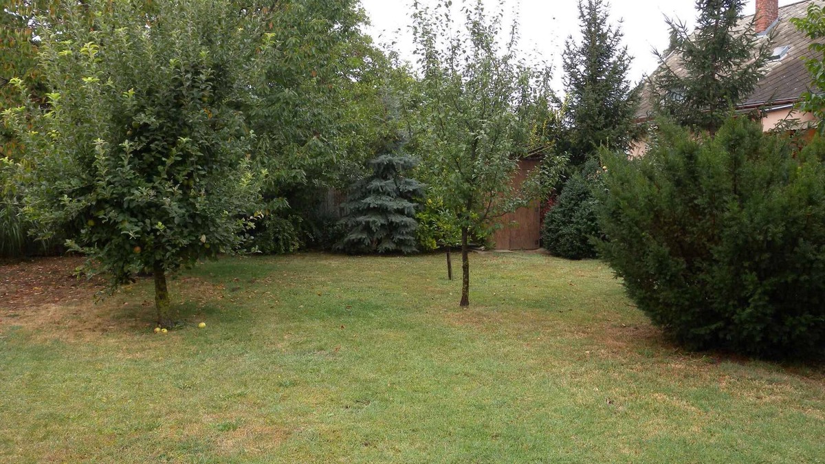 Balatonkeresztur Apartment | Holiday apartment with balcony and table tennis