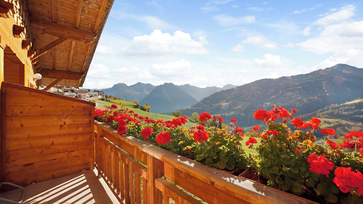 Moso in Passiria Apartment | Holiday Apartment "Unterstuanerhof Hochwilde" with Mountain View, Garden, Balcony & Wi-Fi