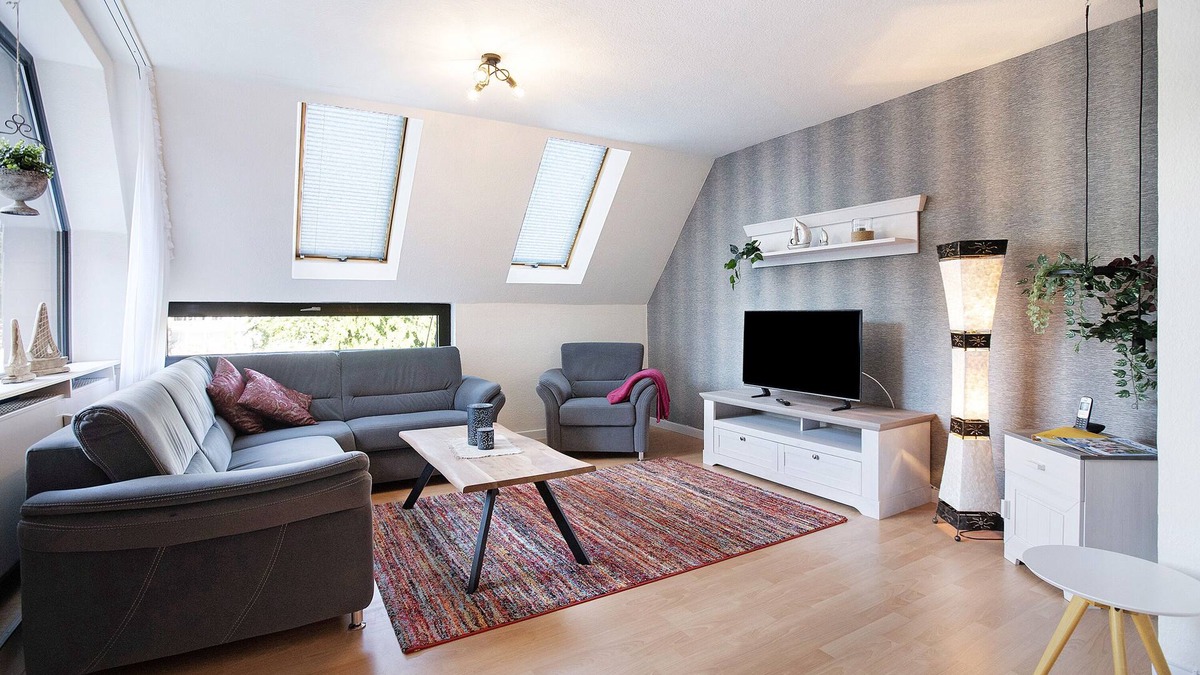 Bad Zwischenahn Apartment | Holiday Apartment "Maja Am Yachthafen" with Sea View, Balcony & Wi-Fi