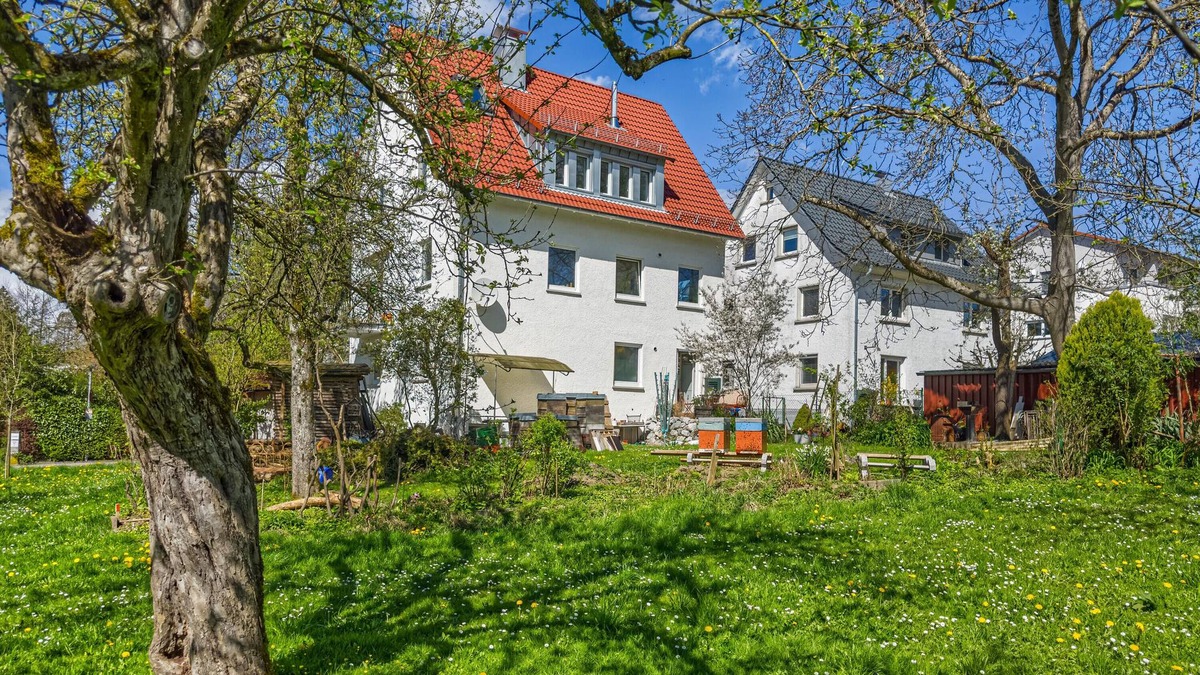 Waggershausen Apartment | Holiday Apartment 'Ferien Am Lipbachpark' with Private Terrace and Wi-Fi